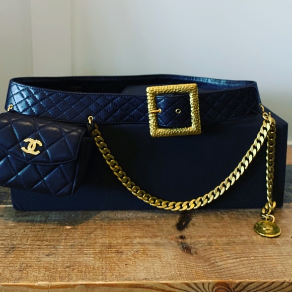 CHANEL Accessories - Vintage Chanel Iconic Chain Belt with Pouch